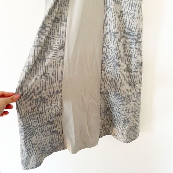 Patagonia Corinne Light Grey Printed VNeckline Athletic Tennis Dress - Picture 8 of 11